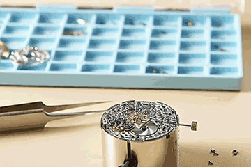 泉州欧米茄自动机械表为什么走慢