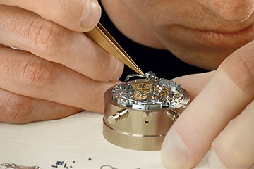 泉州欧米茄手表官方售后洗油保养